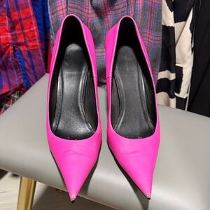 Balenciaga
Women's Square Knife Pumps Leather